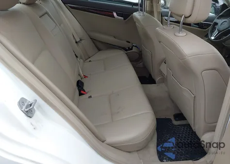 2014 Mercedes-Benz C 300 Luxury 4Matic/Sport 4Matic z USA, uszkodzony, nr VIN WDDGF8AB5ER309550